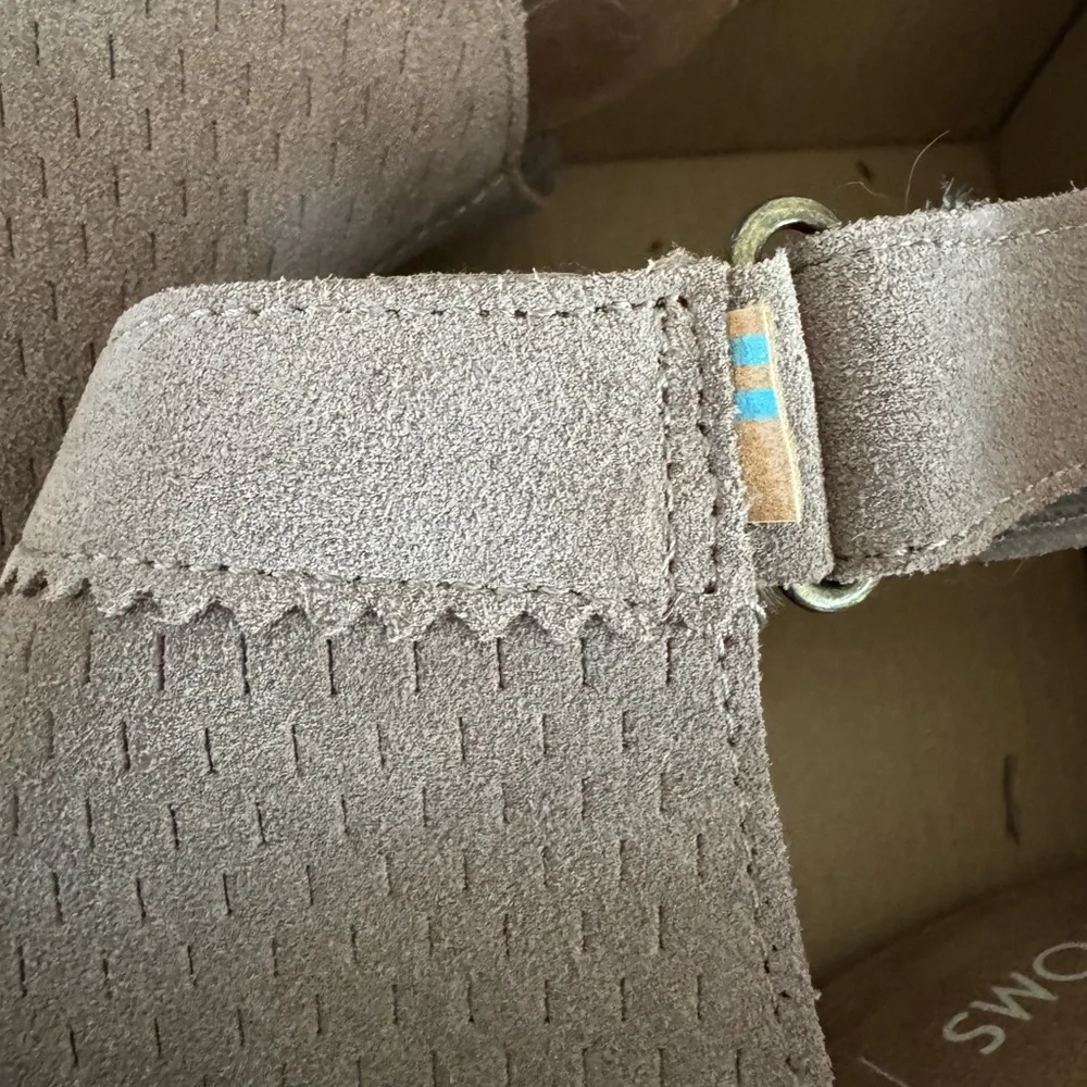 Toms Grenada Women's Taupe/Gray Sandals Suede/Perforated. 10 - Picture 8 of 8
